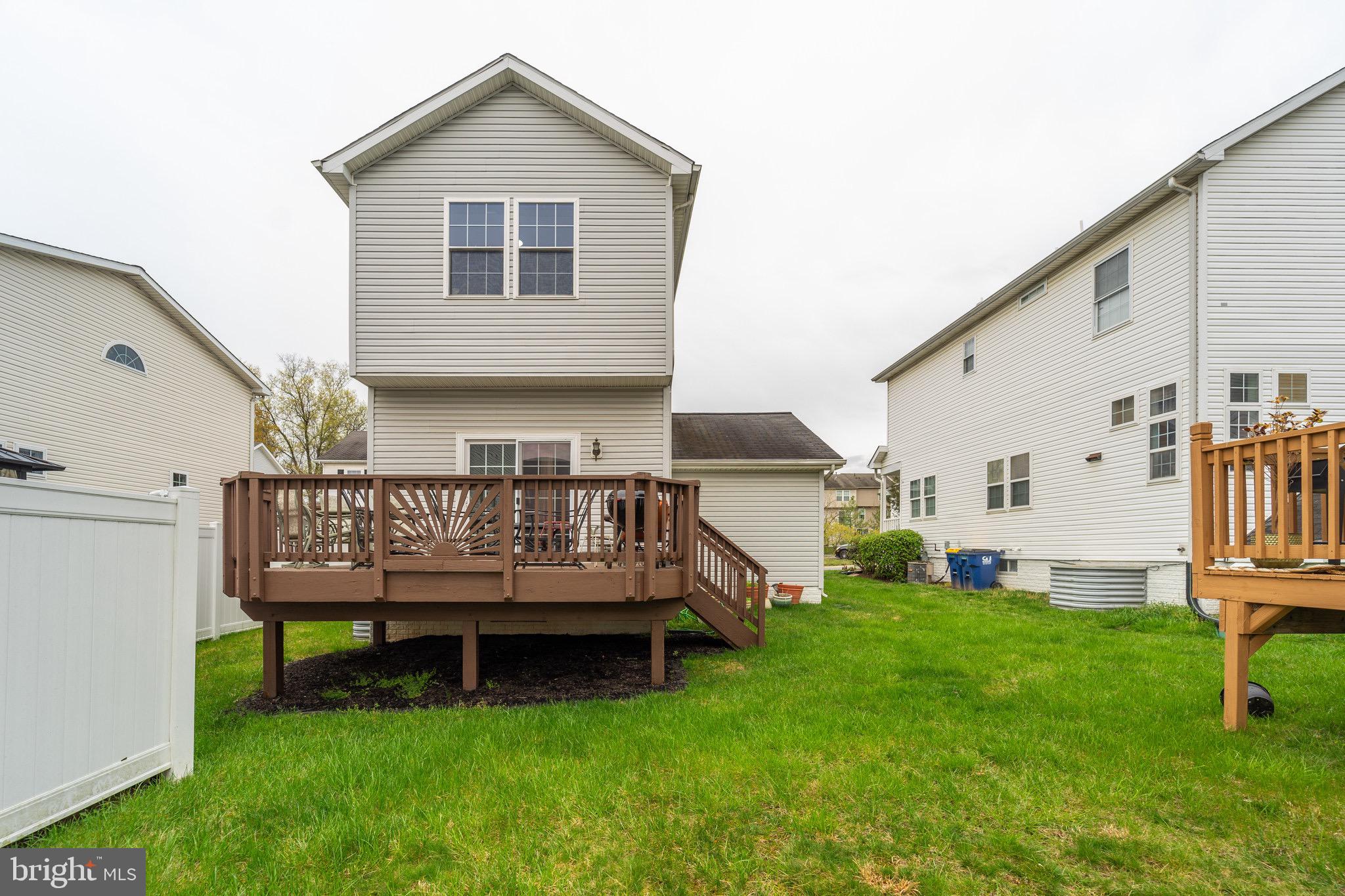 7609 BLUFF POINT LANE
