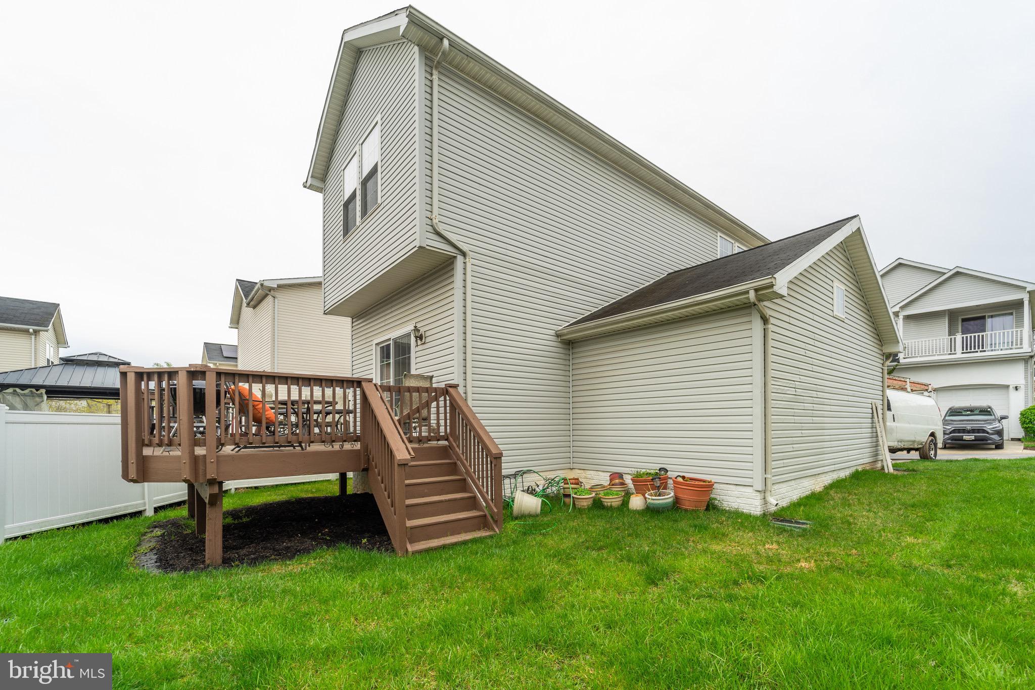 7609 BLUFF POINT LANE
