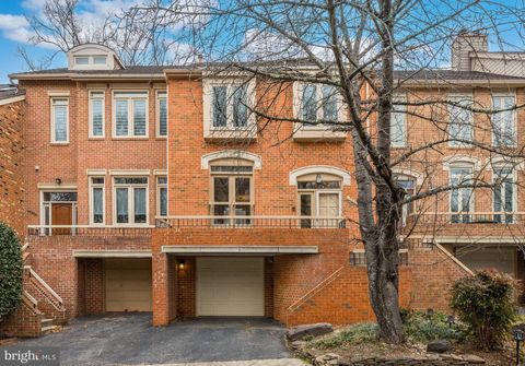 Photo of 10805 Whiterim Drive, POTOMAC, MD 20854 (MLS # MDMC2165868)