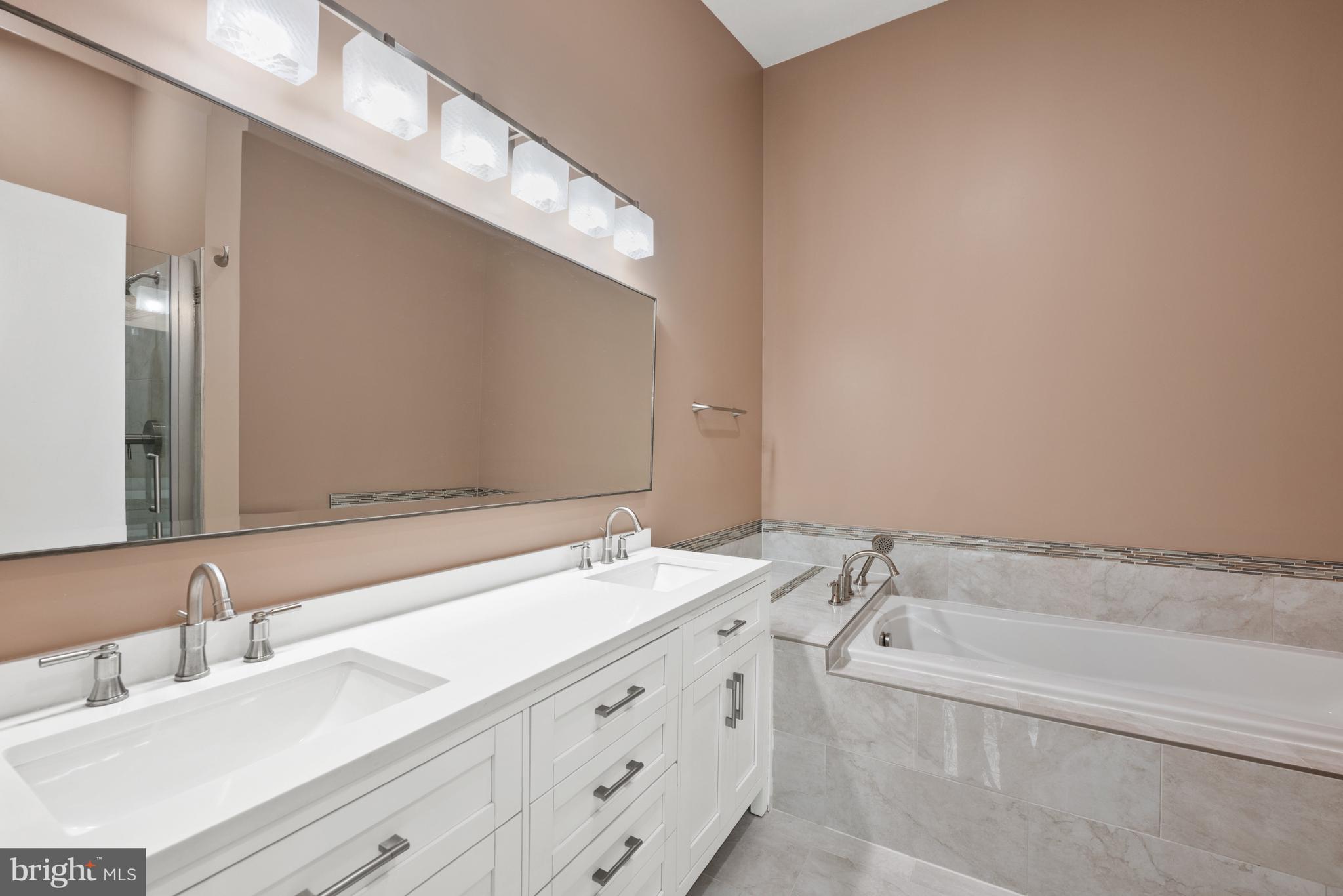 FAWSETT FARMS MANOR - Residential