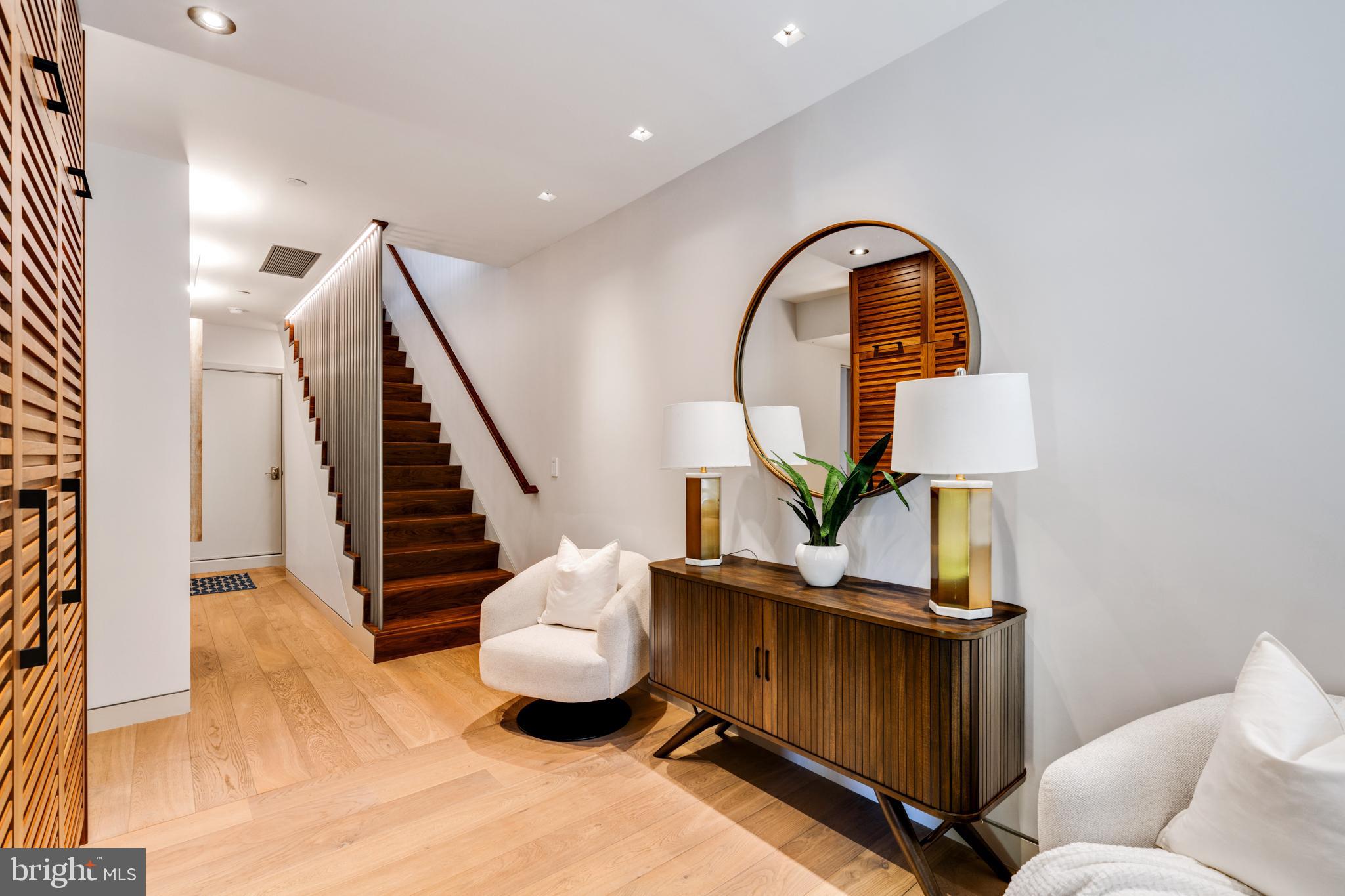 SOCIETY HILL - Residential