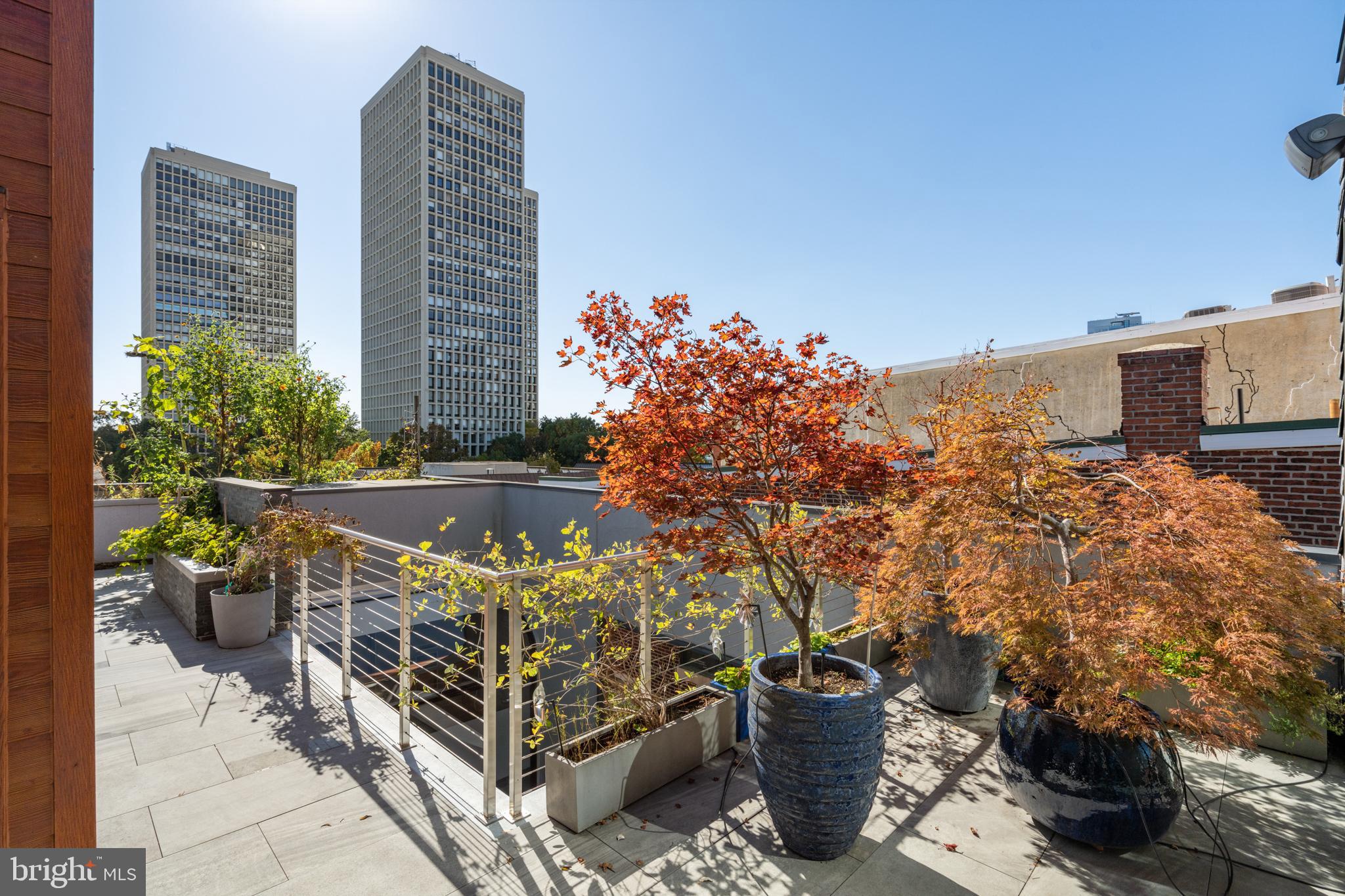 SOCIETY HILL - Residential