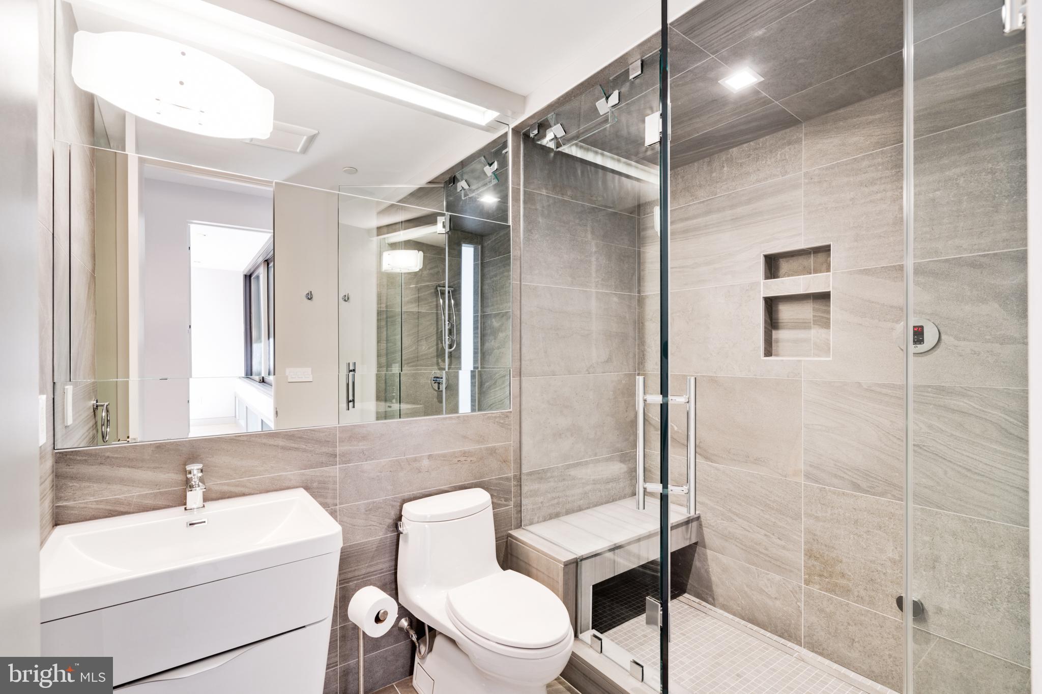 SOCIETY HILL - Residential