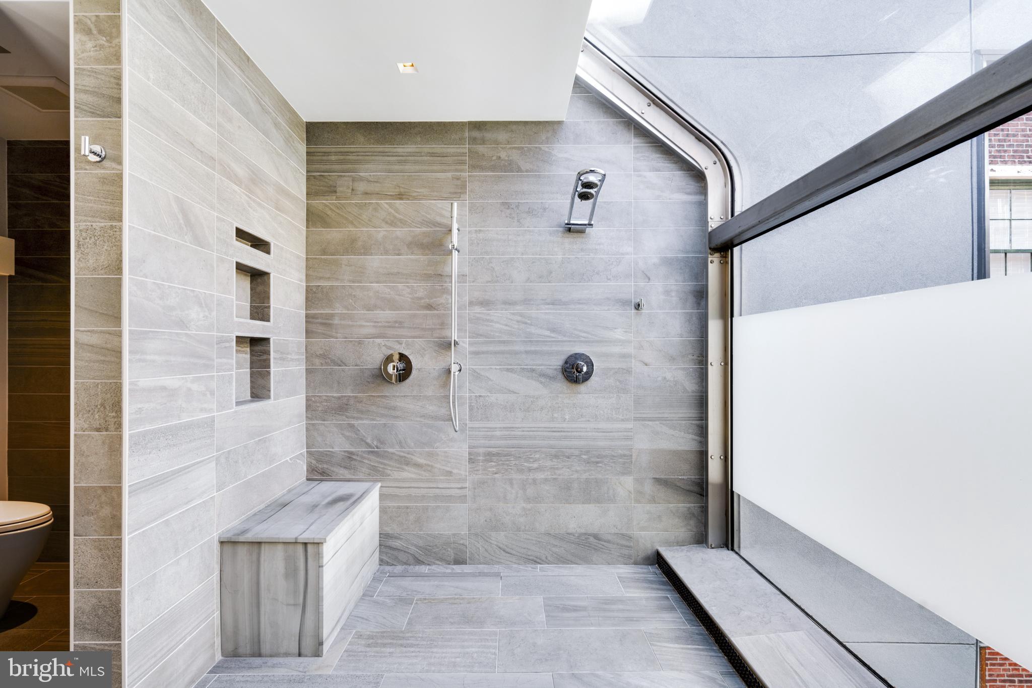 SOCIETY HILL - Residential