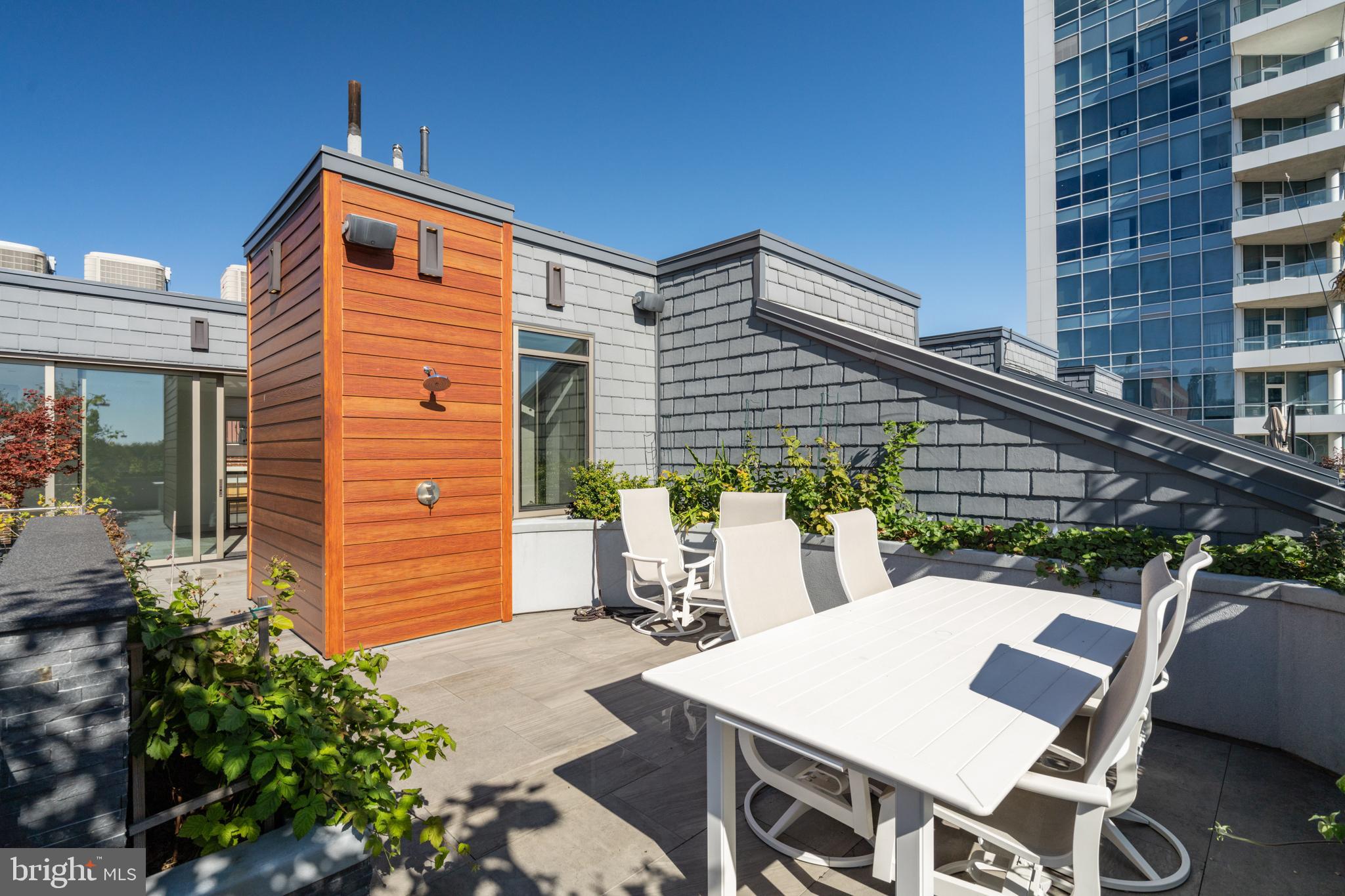 SOCIETY HILL - Residential