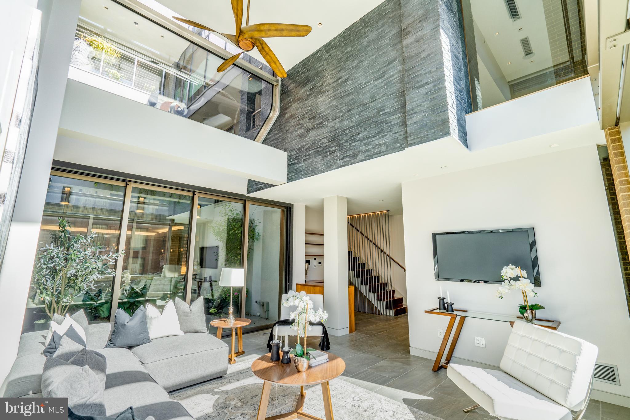 SOCIETY HILL - Residential