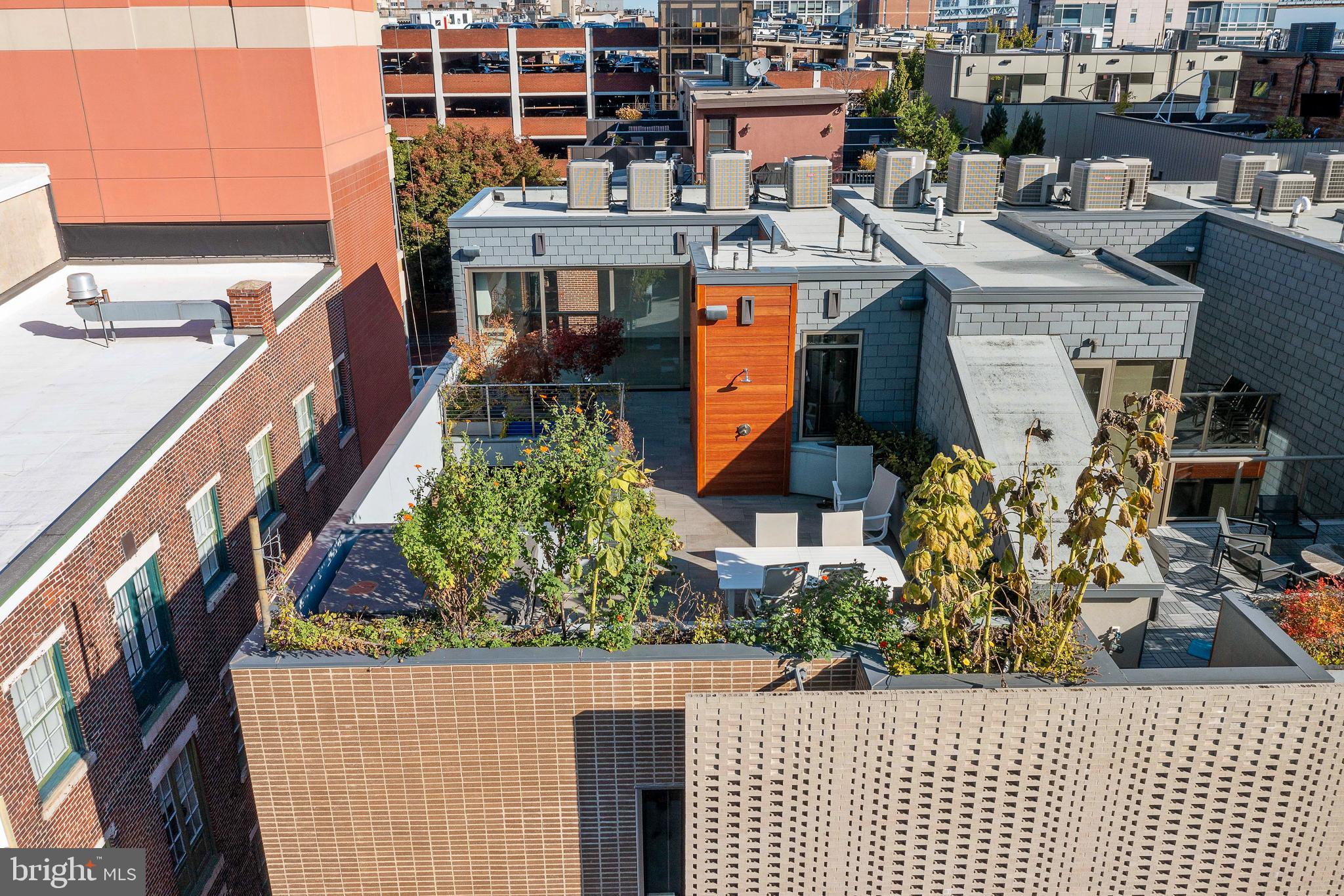 SOCIETY HILL - Residential