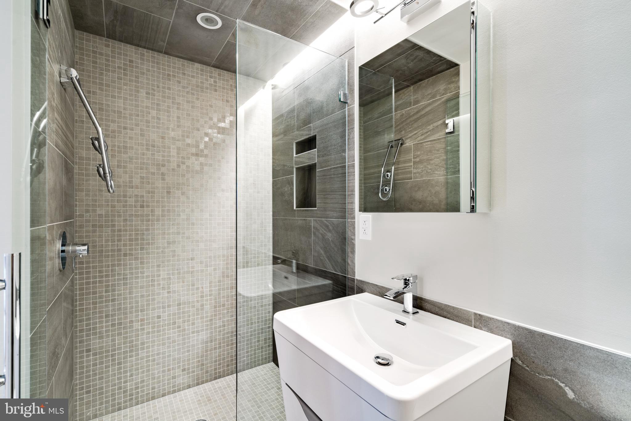 SOCIETY HILL - Residential