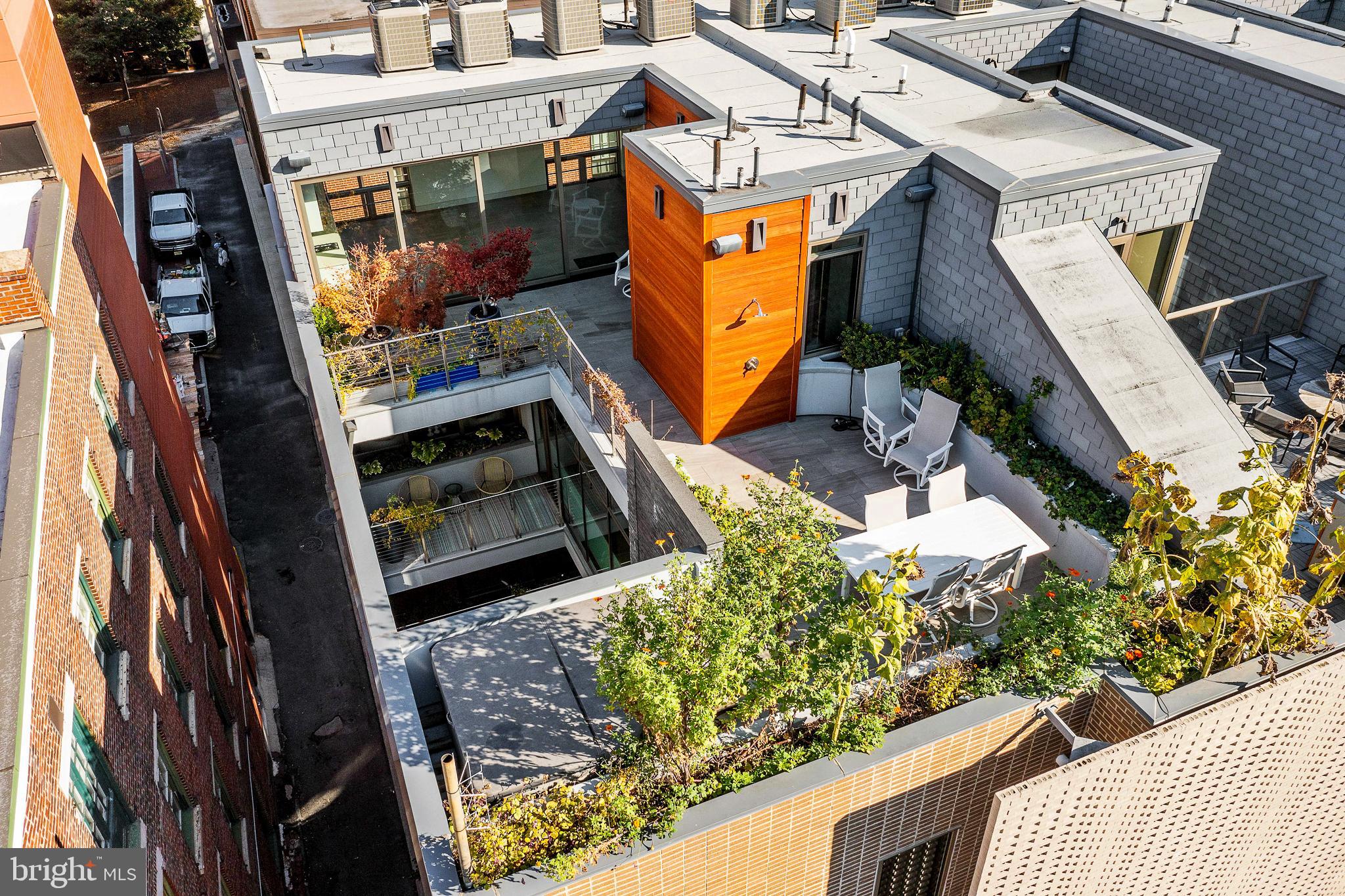 SOCIETY HILL - Residential