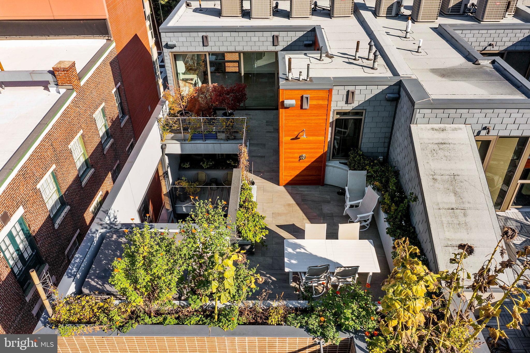 SOCIETY HILL - Residential