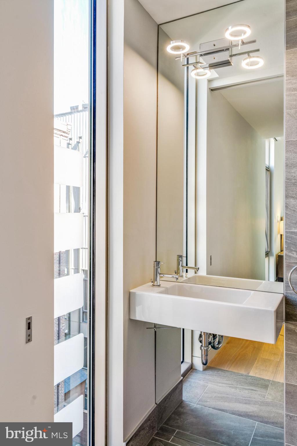 SOCIETY HILL - Residential