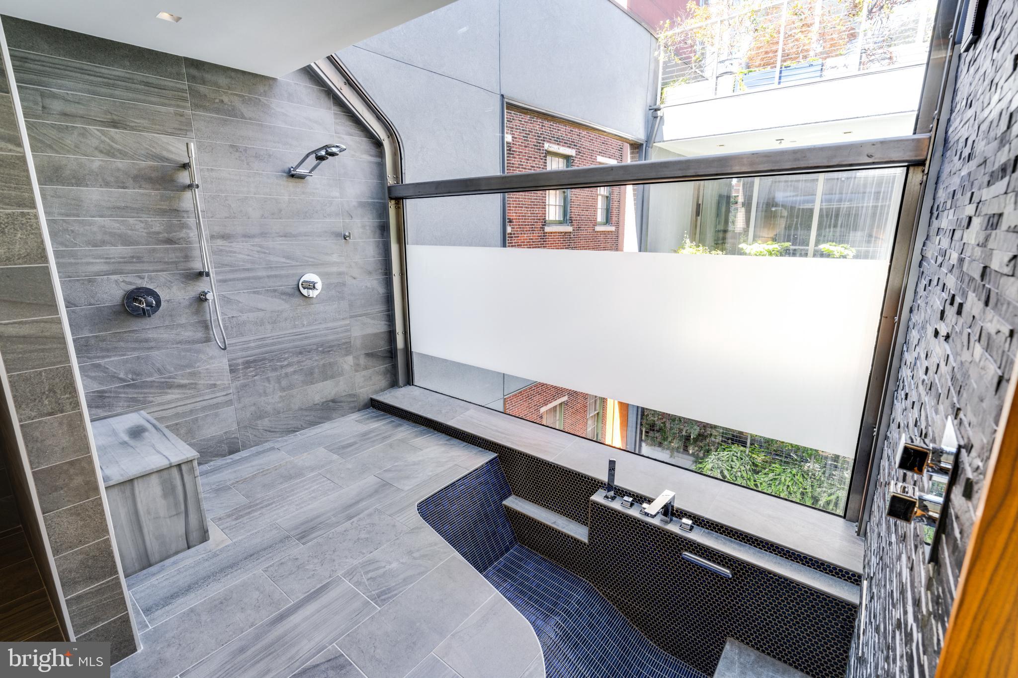 SOCIETY HILL - Residential