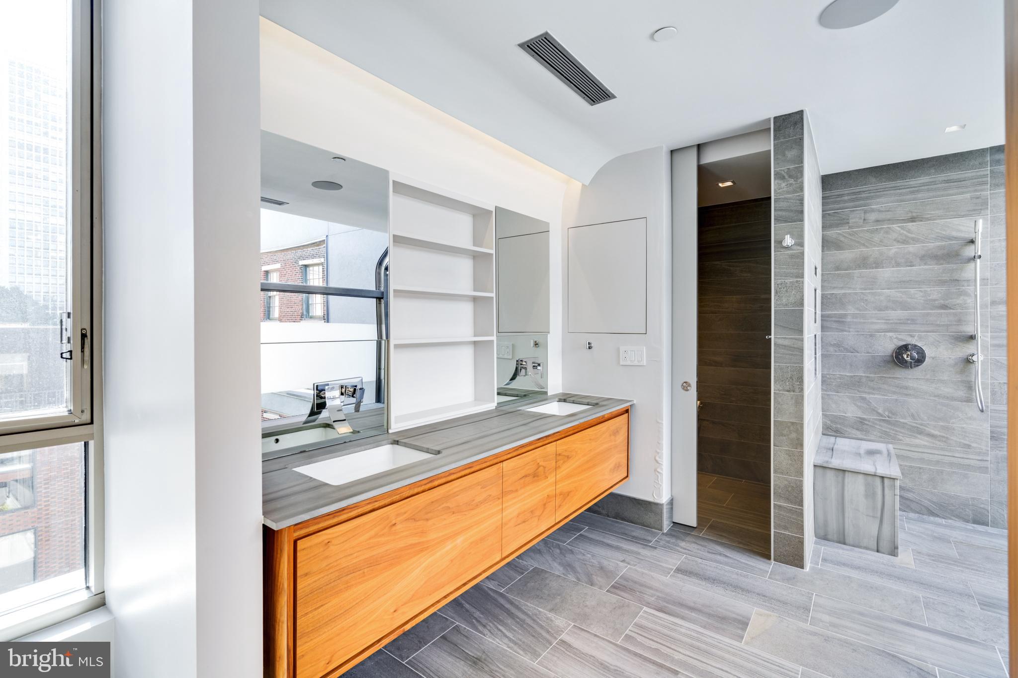 SOCIETY HILL - Residential