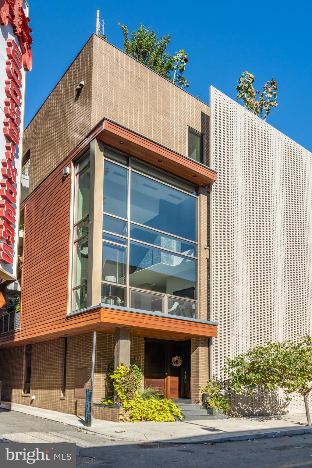 SOCIETY HILL - Residential