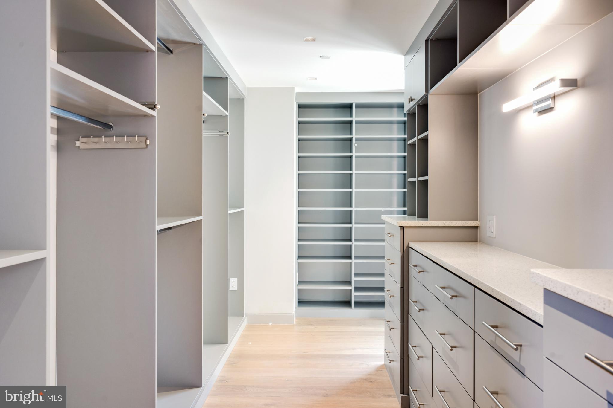 SOCIETY HILL - Residential