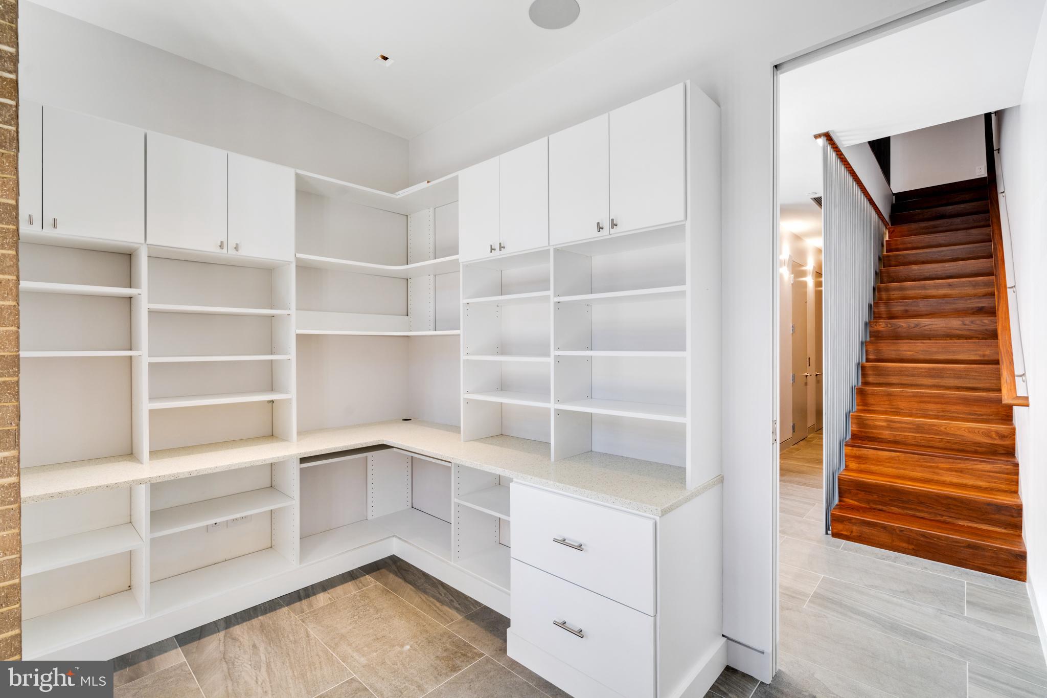 SOCIETY HILL - Residential