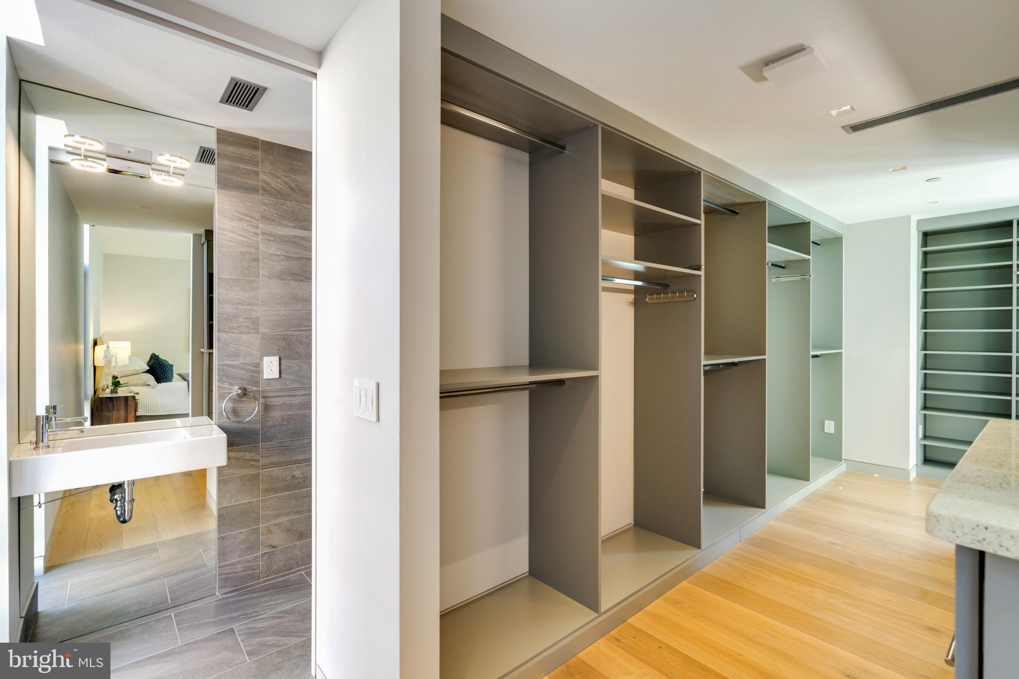 SOCIETY HILL - Residential