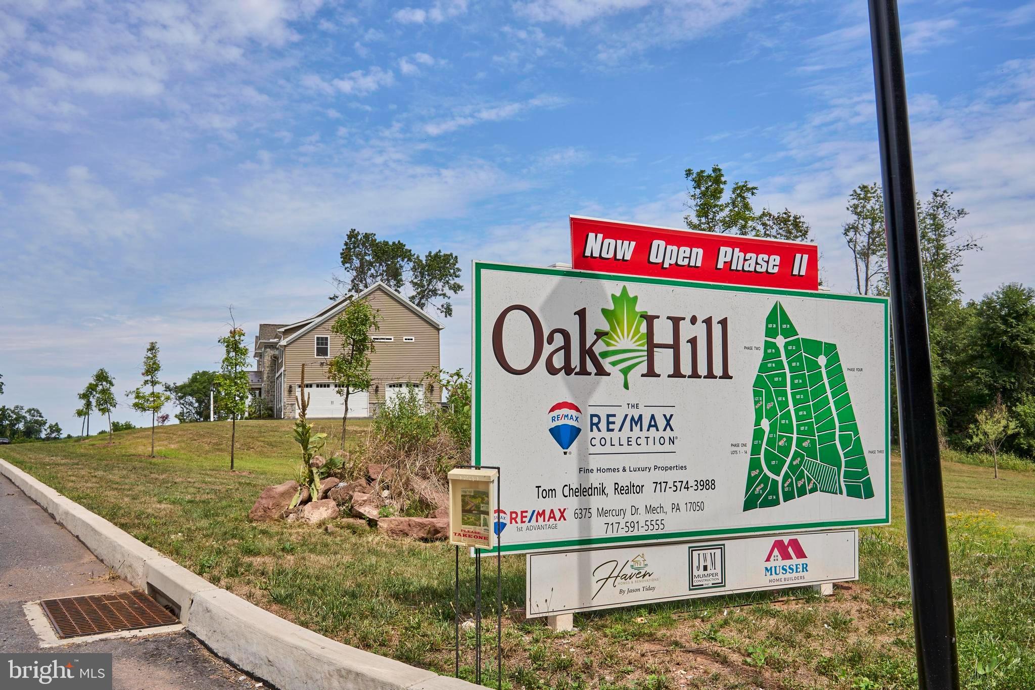 OAK HILL - Land