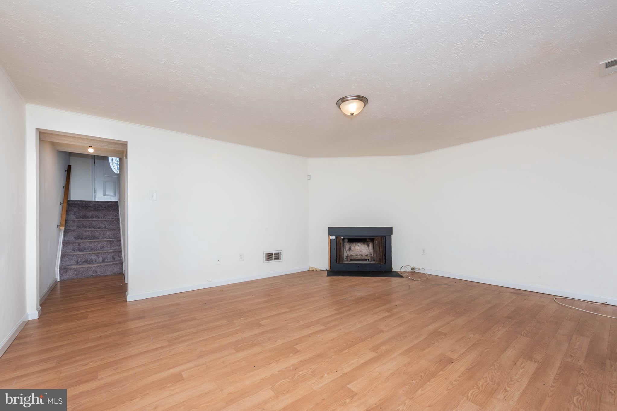 FRANKLIN RIDGE TOWNHOUSE - Residential Lease