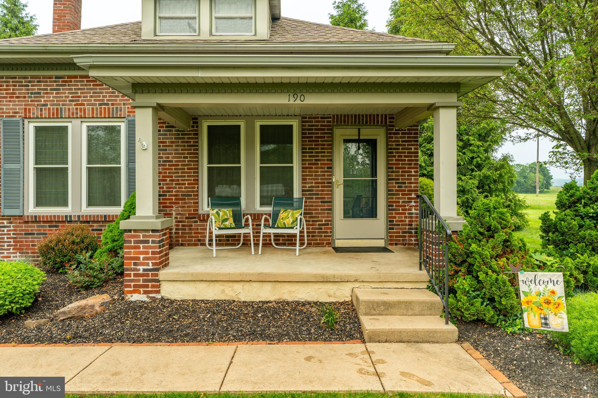 190 W MAIN STREET