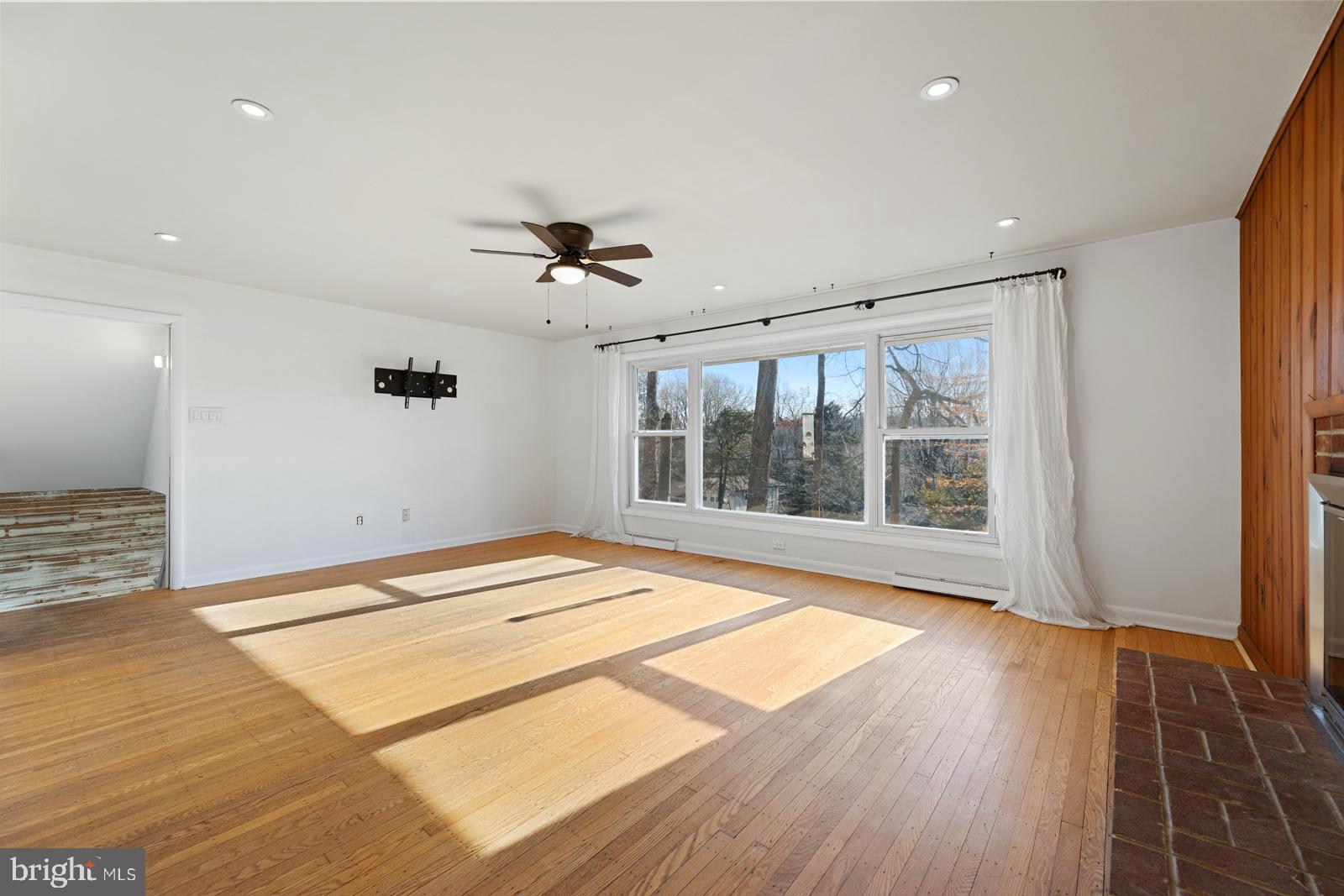 GULPH MILLS VIL - Residential