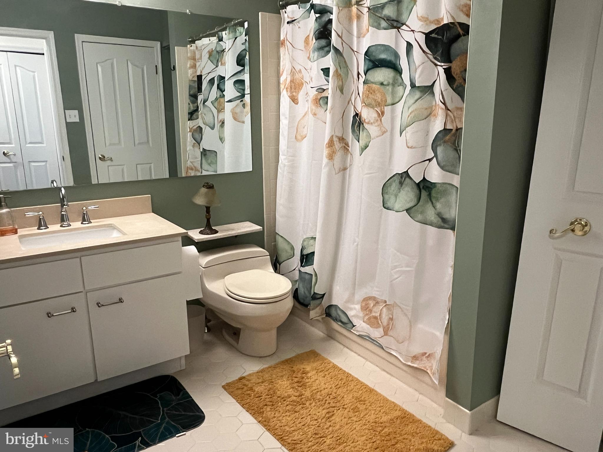 REMINGTON OAKS - Residential Lease