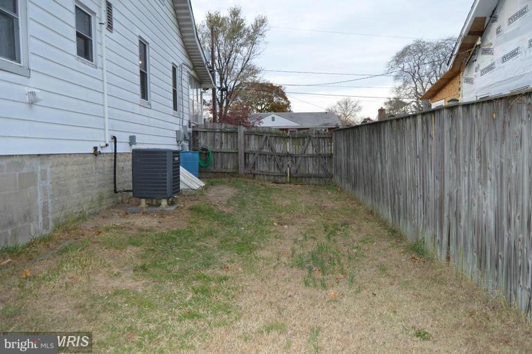 RIVIERA BEACH - Residential Lease