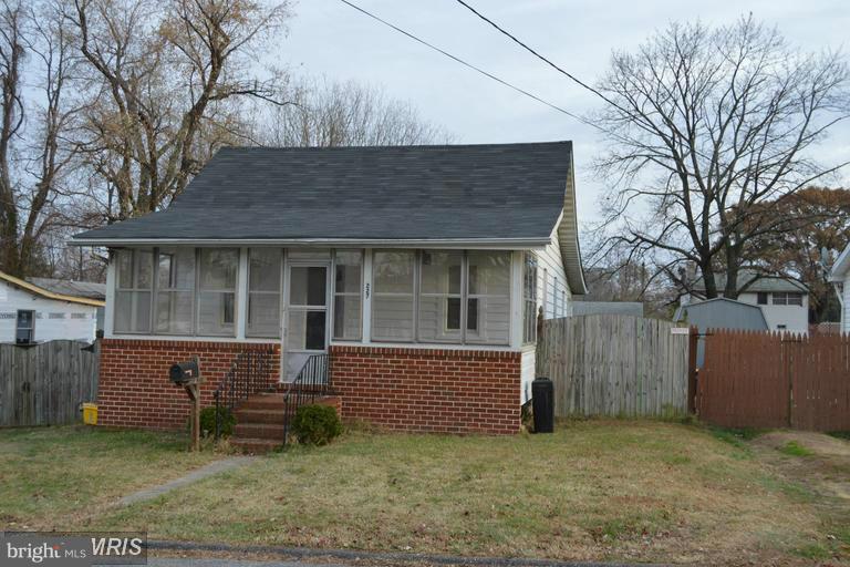 RIVIERA BEACH - Residential Lease