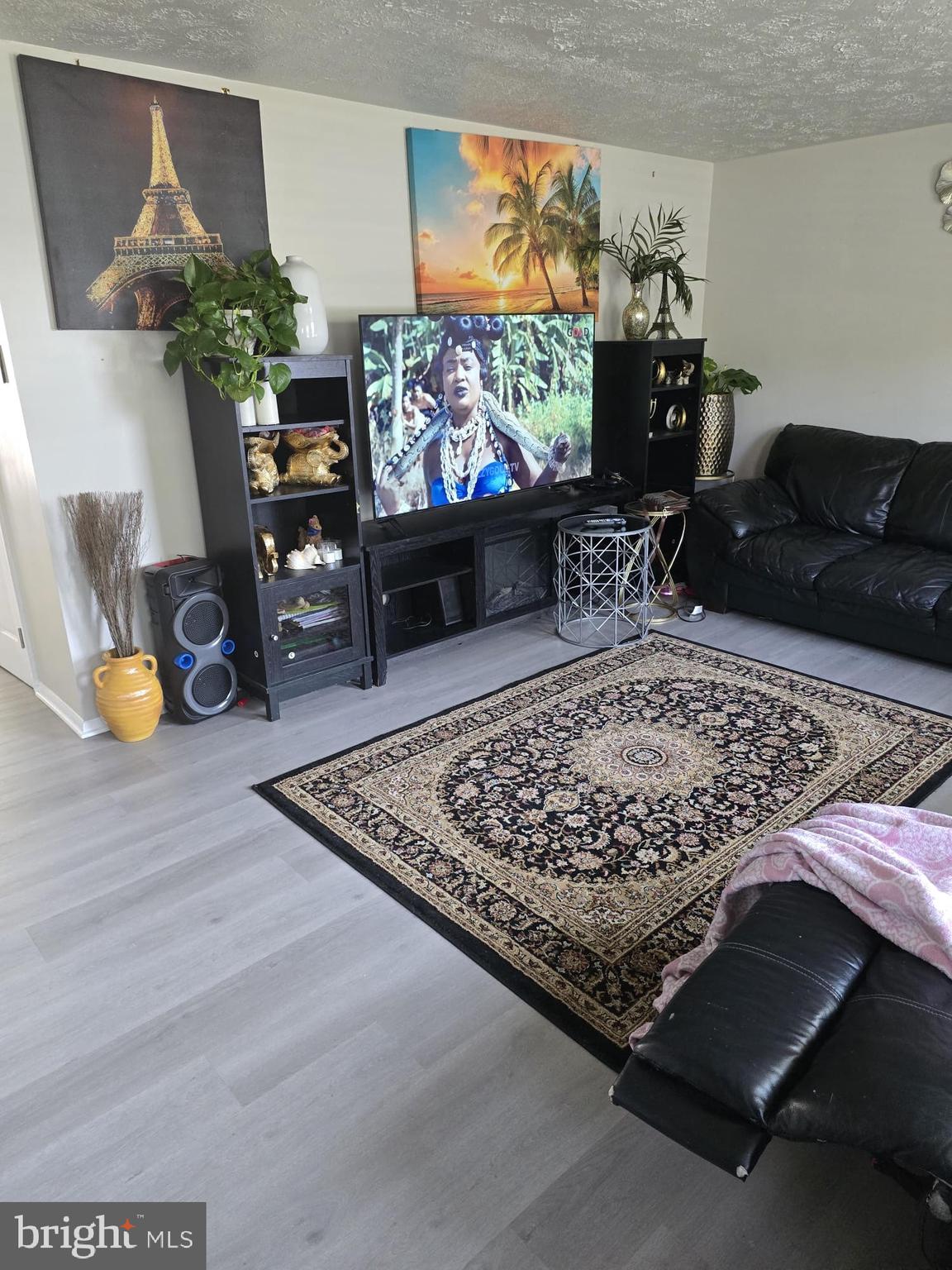 WHITFIELD GREEN - Residential