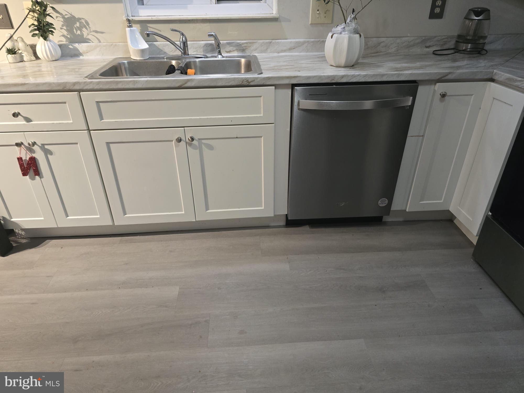 WHITFIELD GREEN - Residential