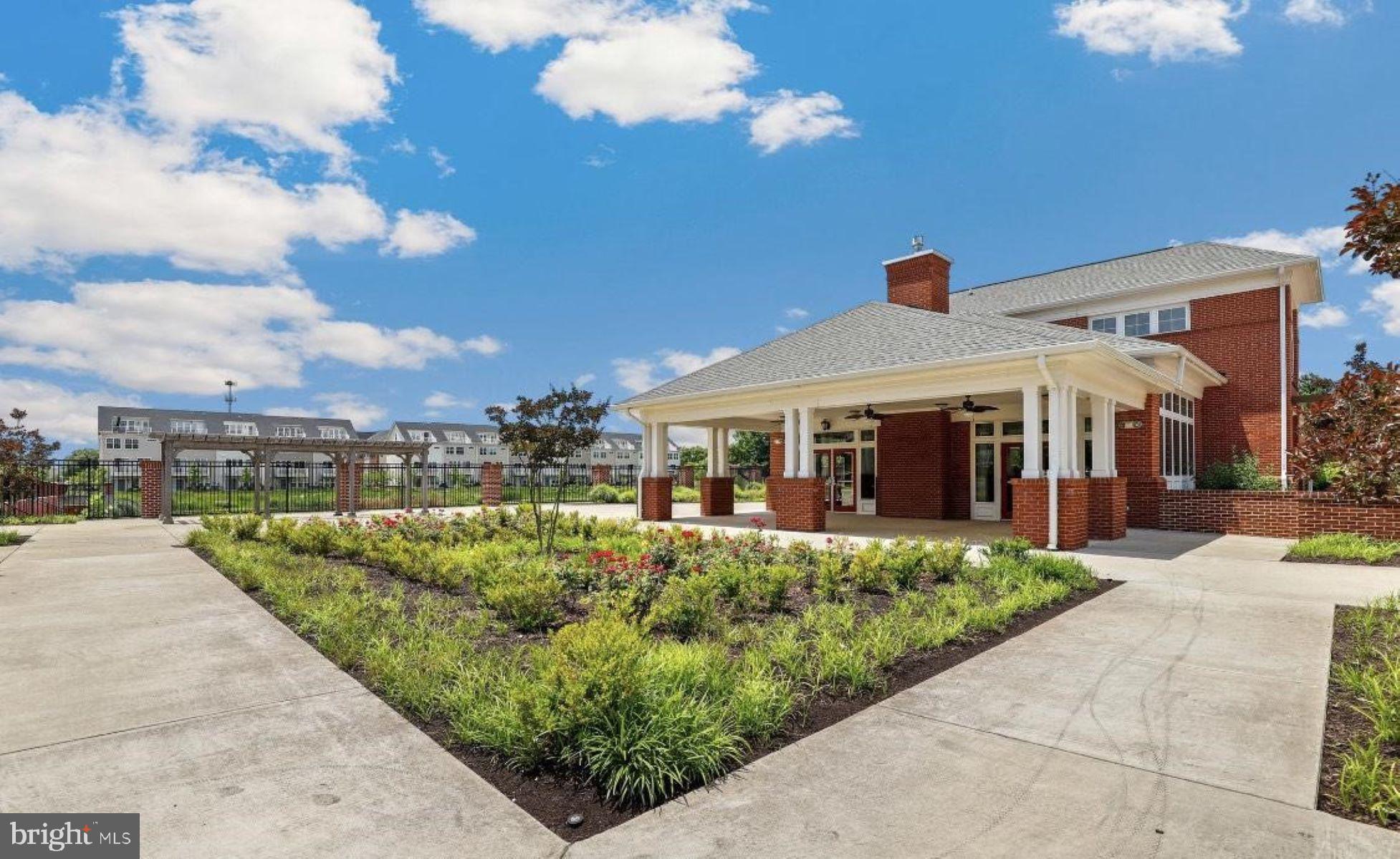 BRICK YARD STATION - Residential