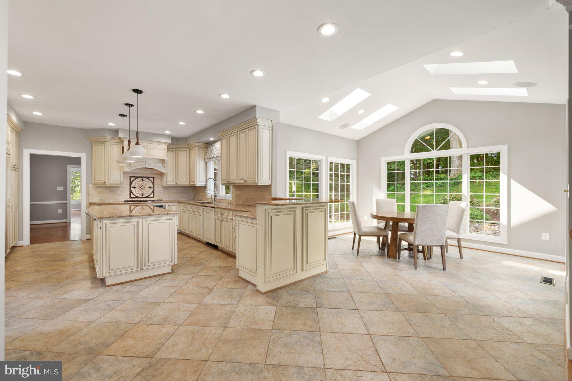 9709 BROOKSTONE LANE