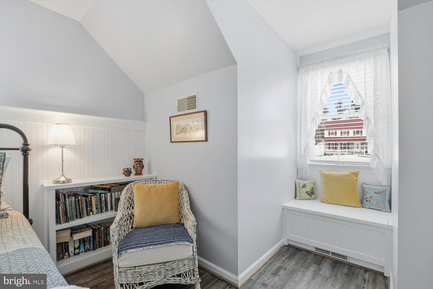 GABLE PARK WOODS - Residential