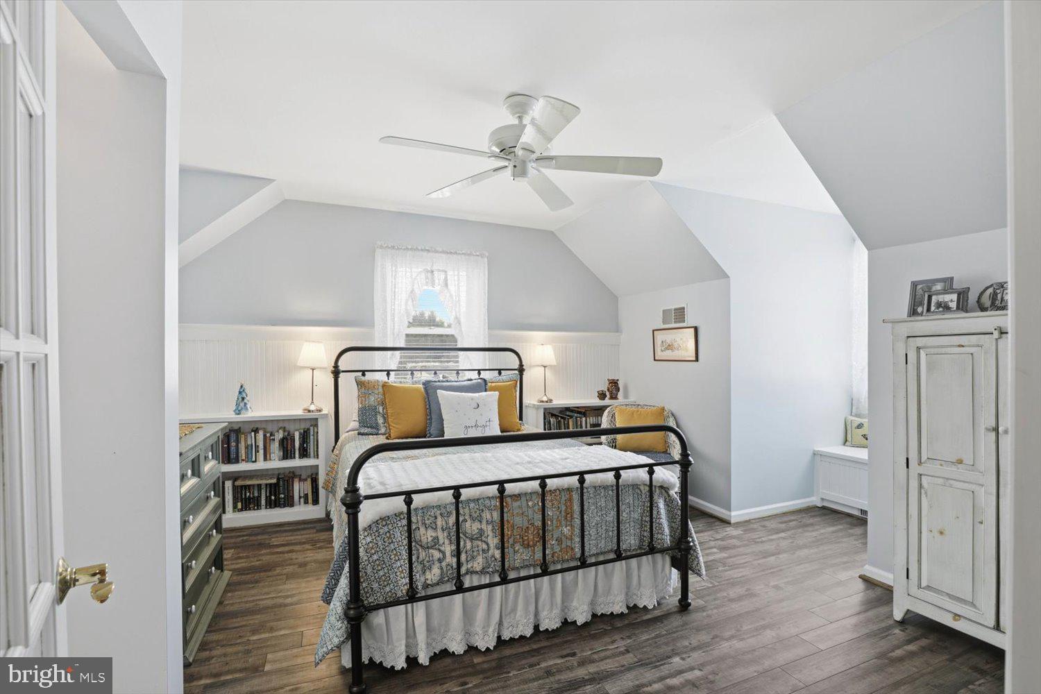 GABLE PARK WOODS - Residential