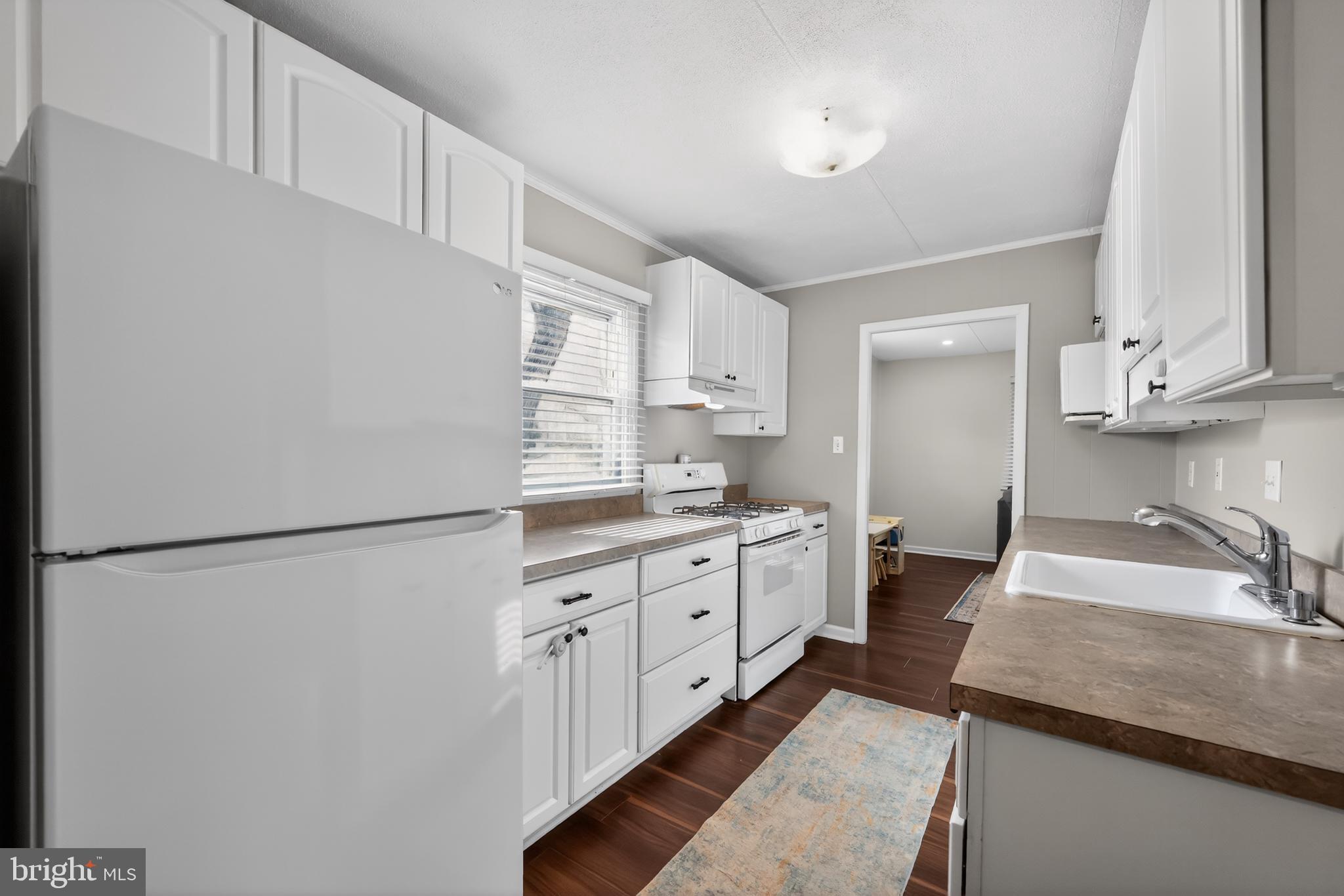 PAOLI GARDENS - Residential