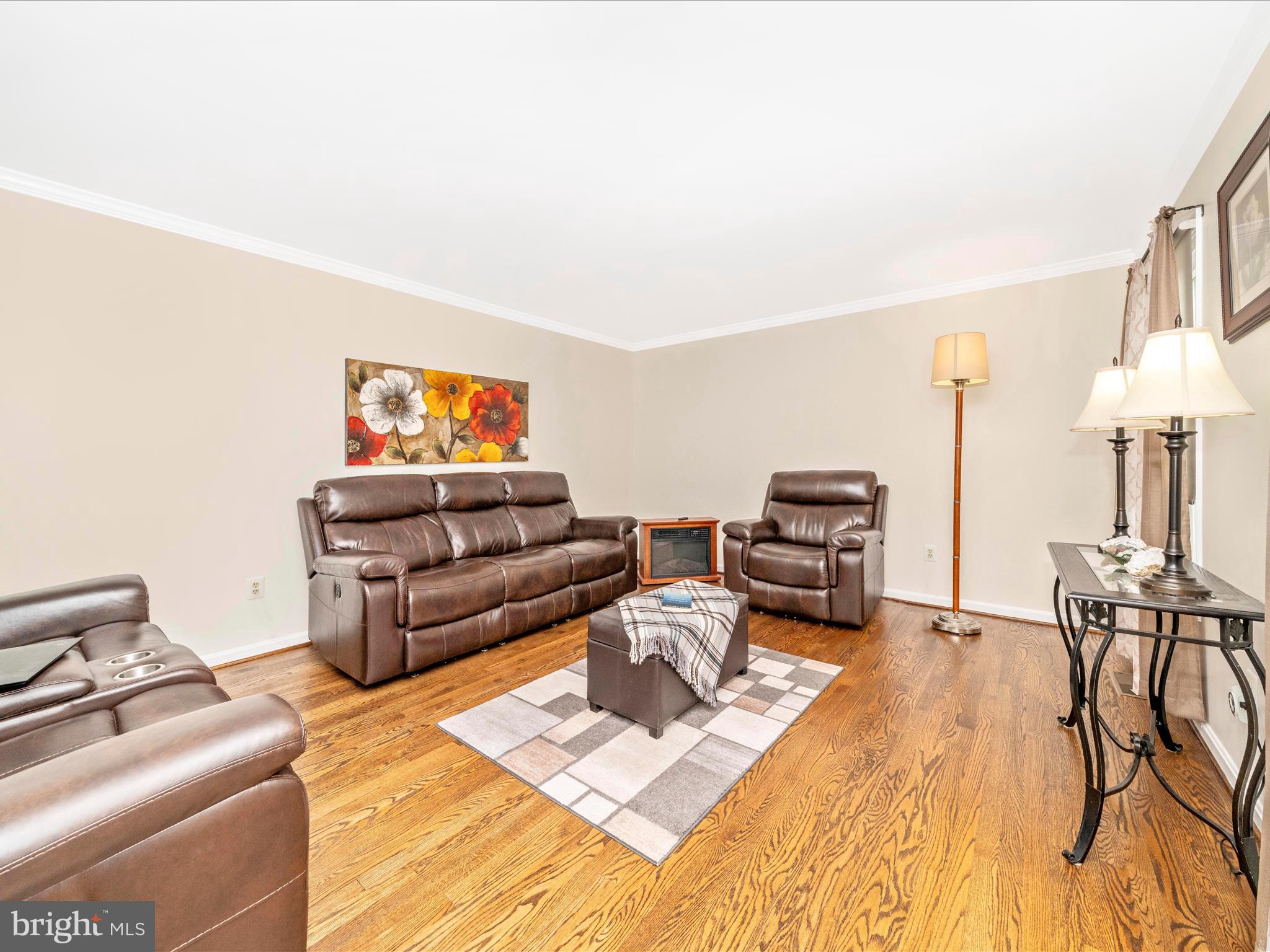 20901 LOCHAVEN COURT