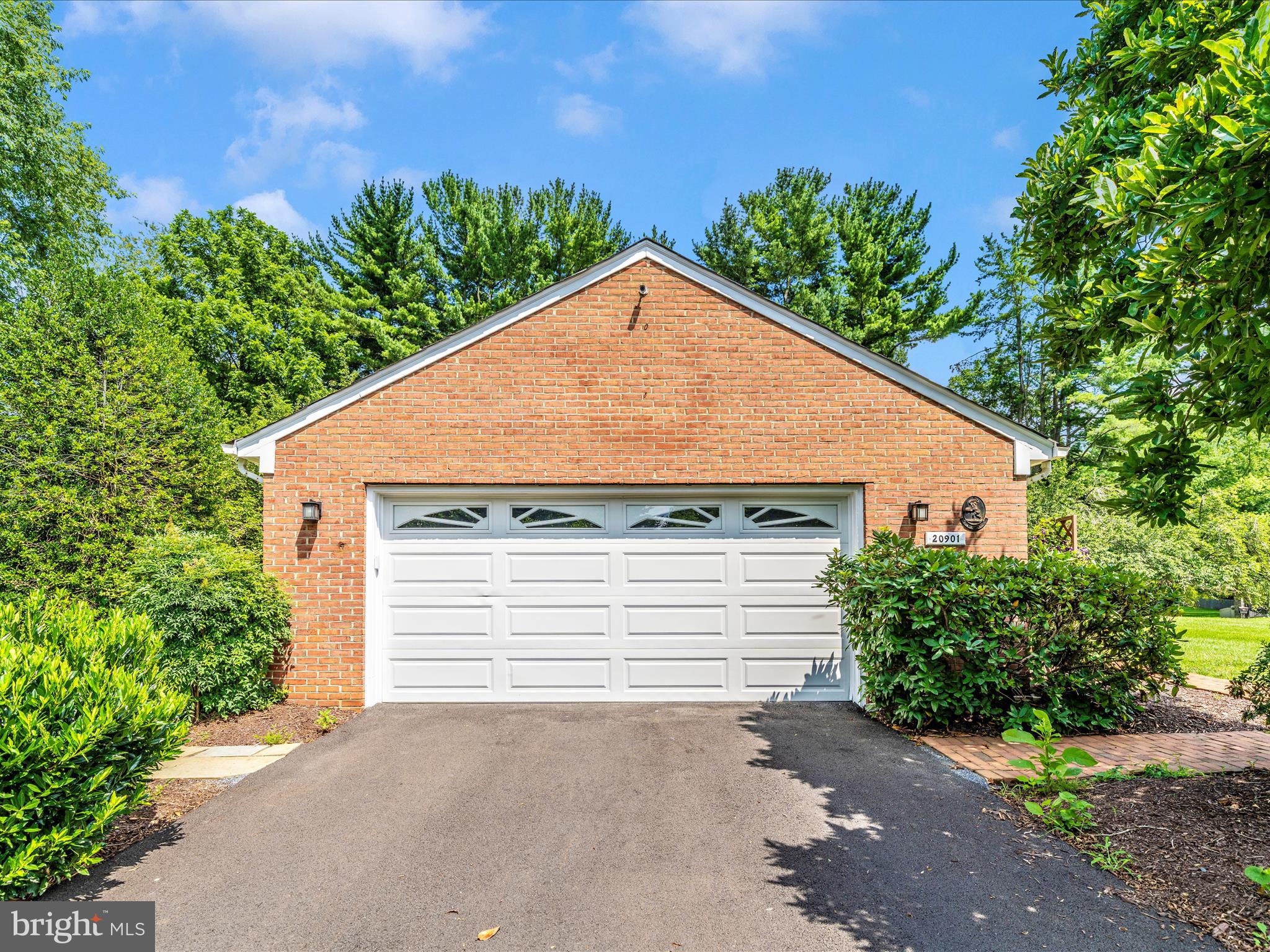 20901 LOCHAVEN COURT