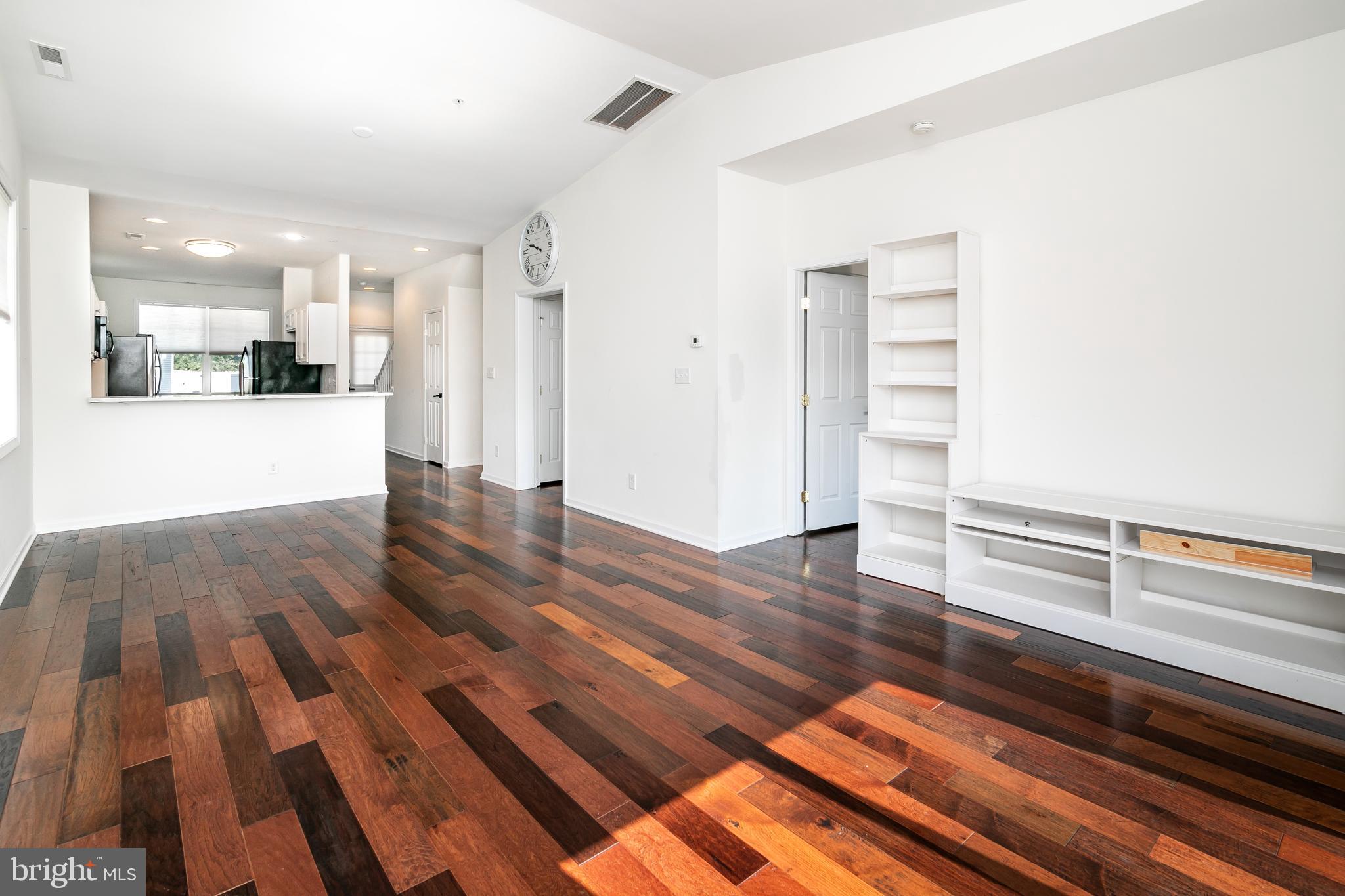 CEDAR COMMONS - Residential