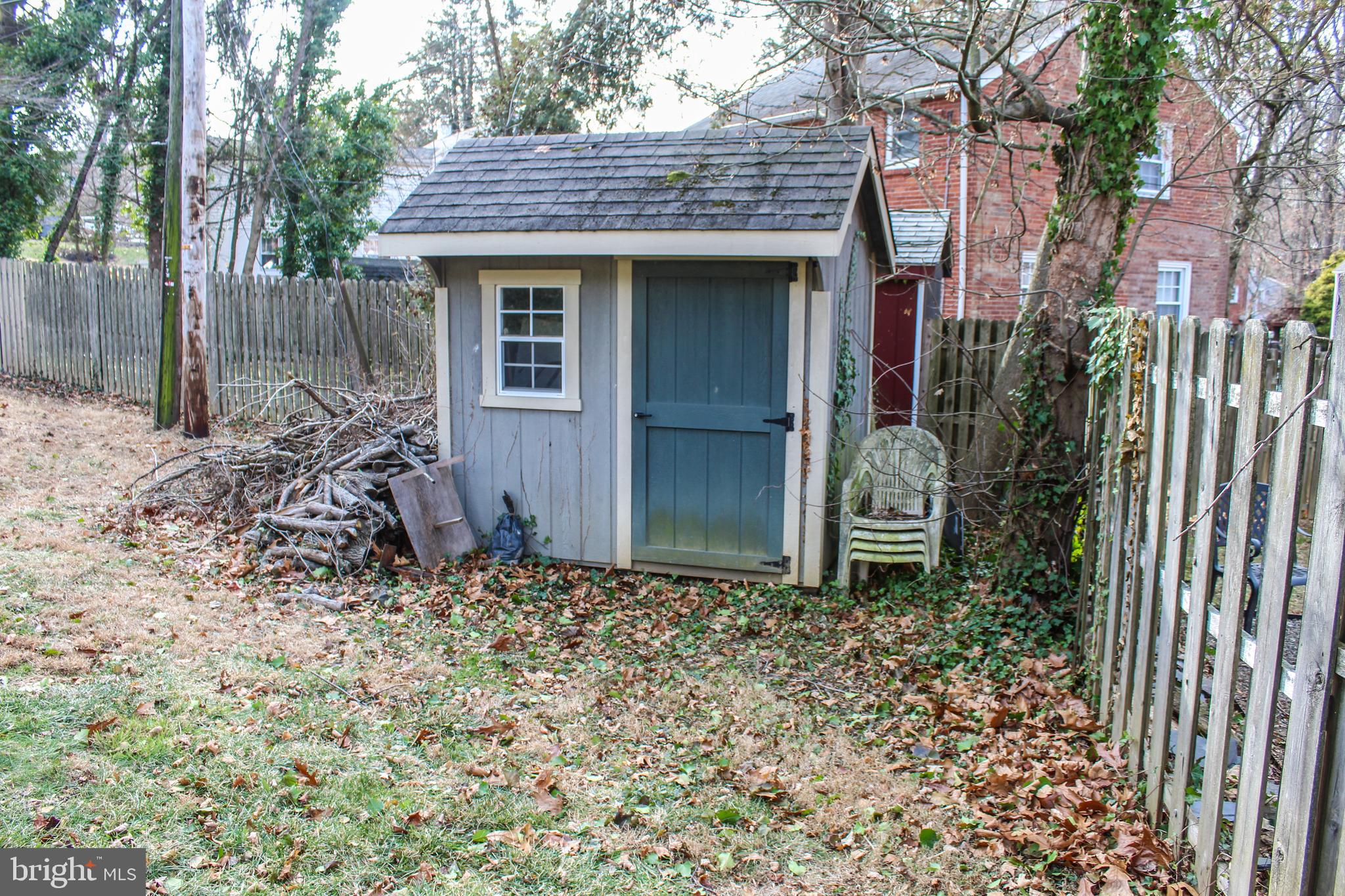 112 E THOMSON AVENUE