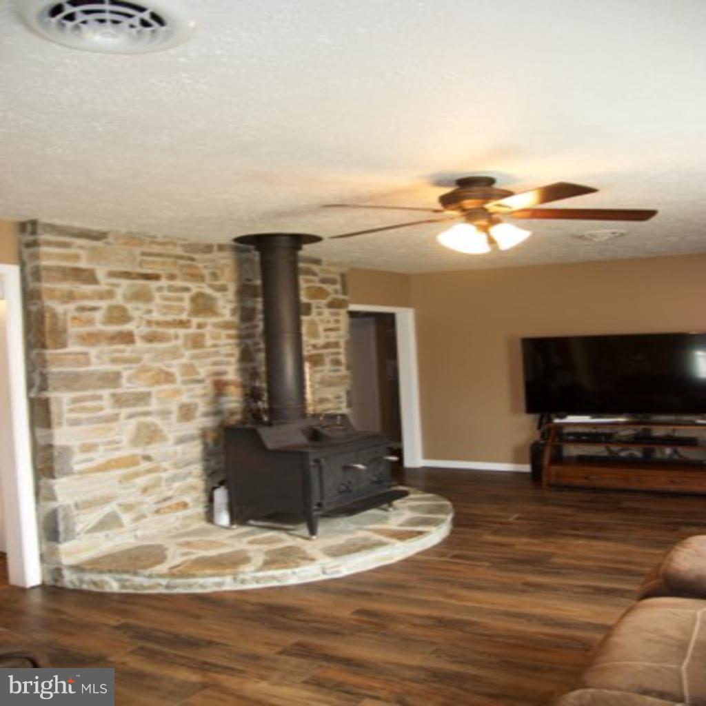 LYNCH POINT - Residential