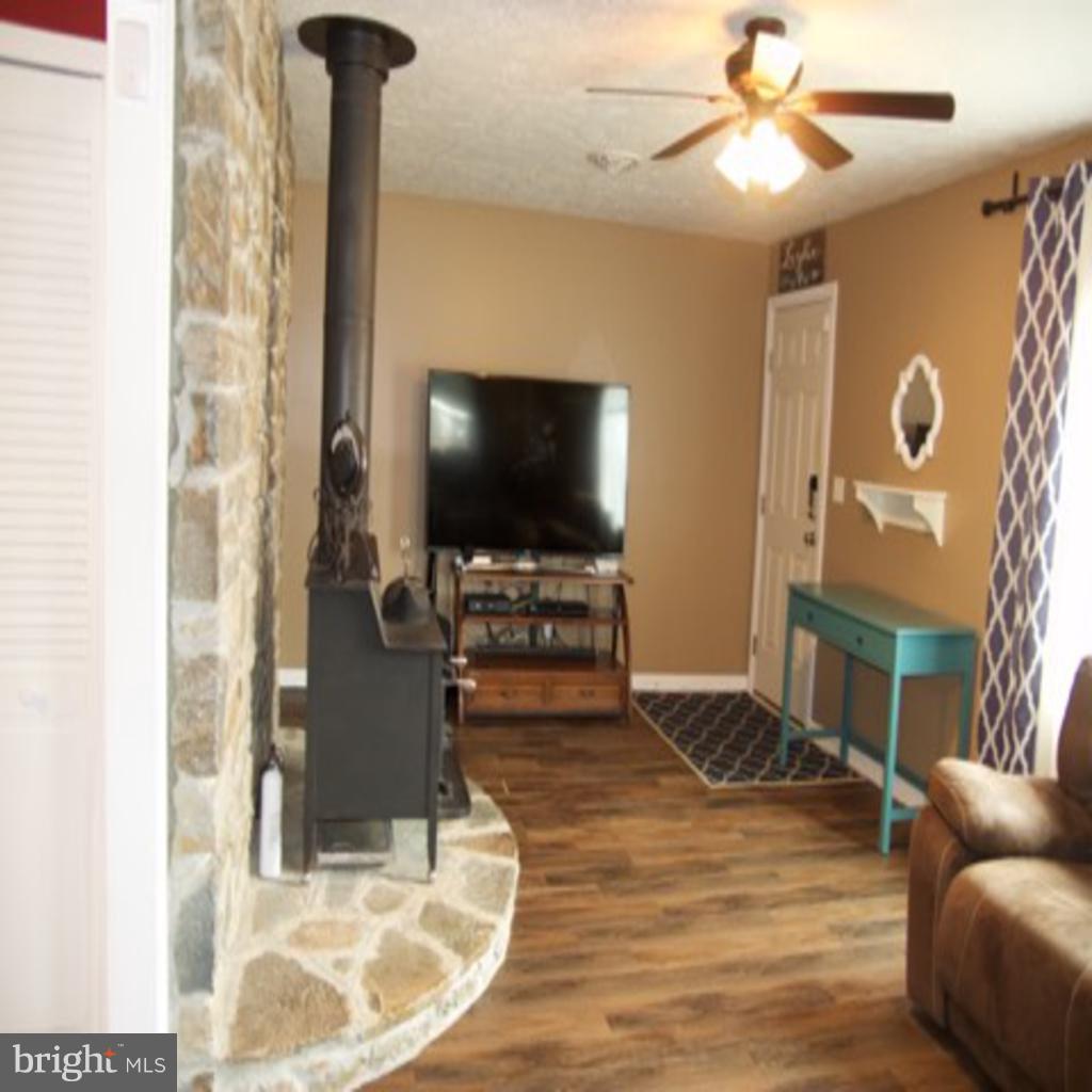 LYNCH POINT - Residential