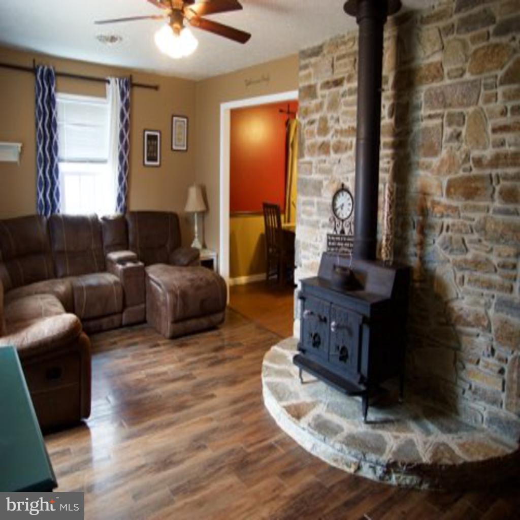 LYNCH POINT - Residential