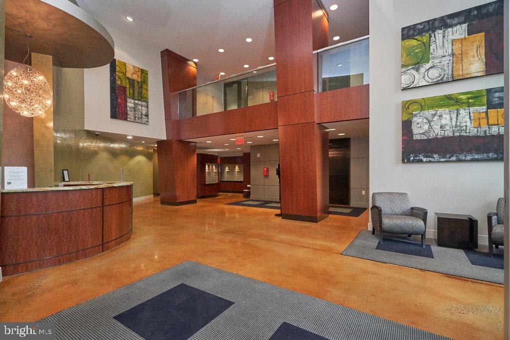 444 W BROAD STREET 409