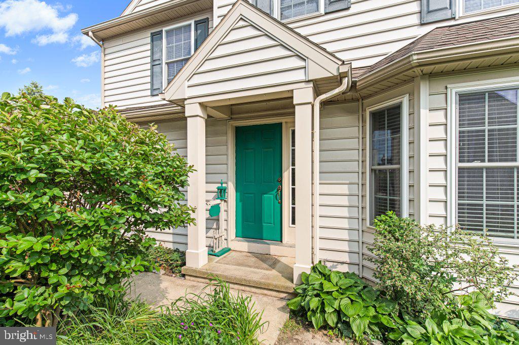 220 S BROOKEFIELD LANE