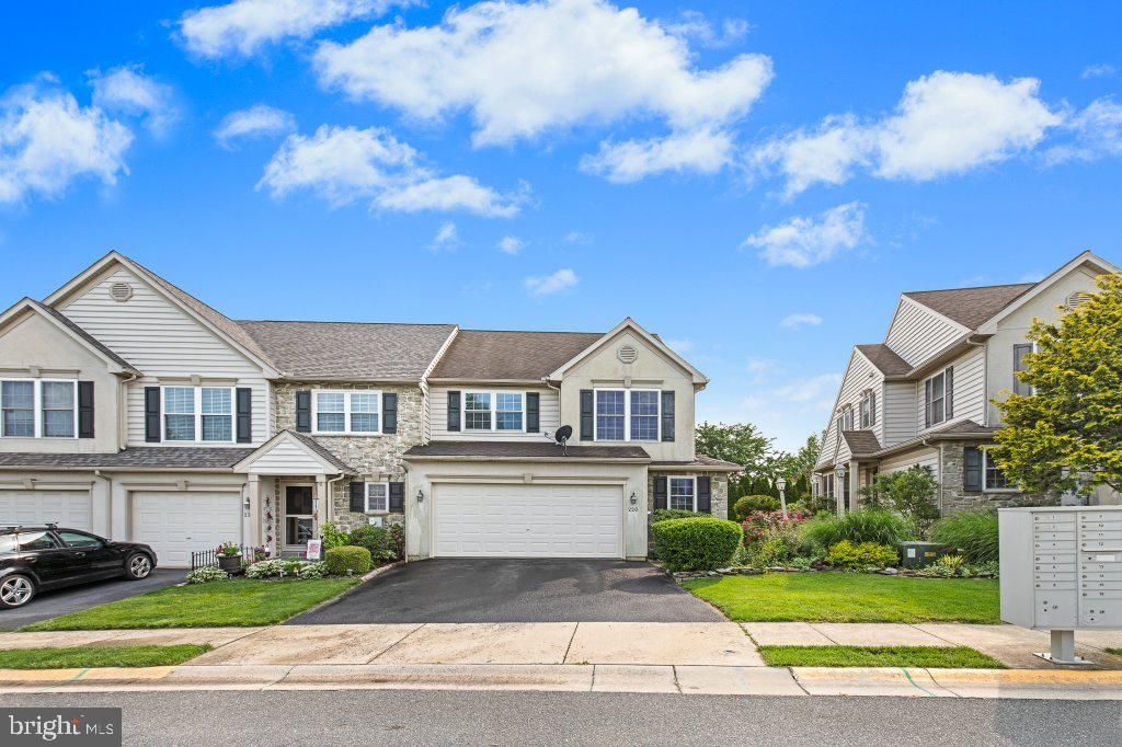 Photo of 220 S Brookefield Lane, NEW HOLLAND, PA 17557 (MLS # PALA2070984)