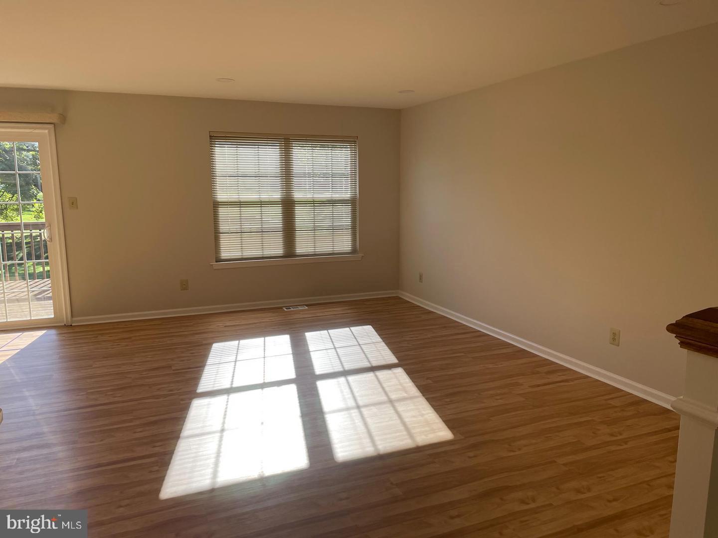 THE LINKS AT SPRIN - Residential Lease