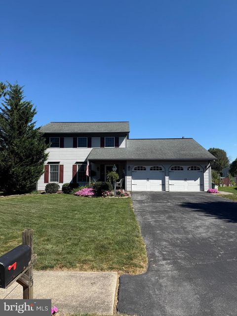 Photo of 43 Raymond Court, ELIZABETHTOWN, PA 17022 (MLS # PALA2074462)