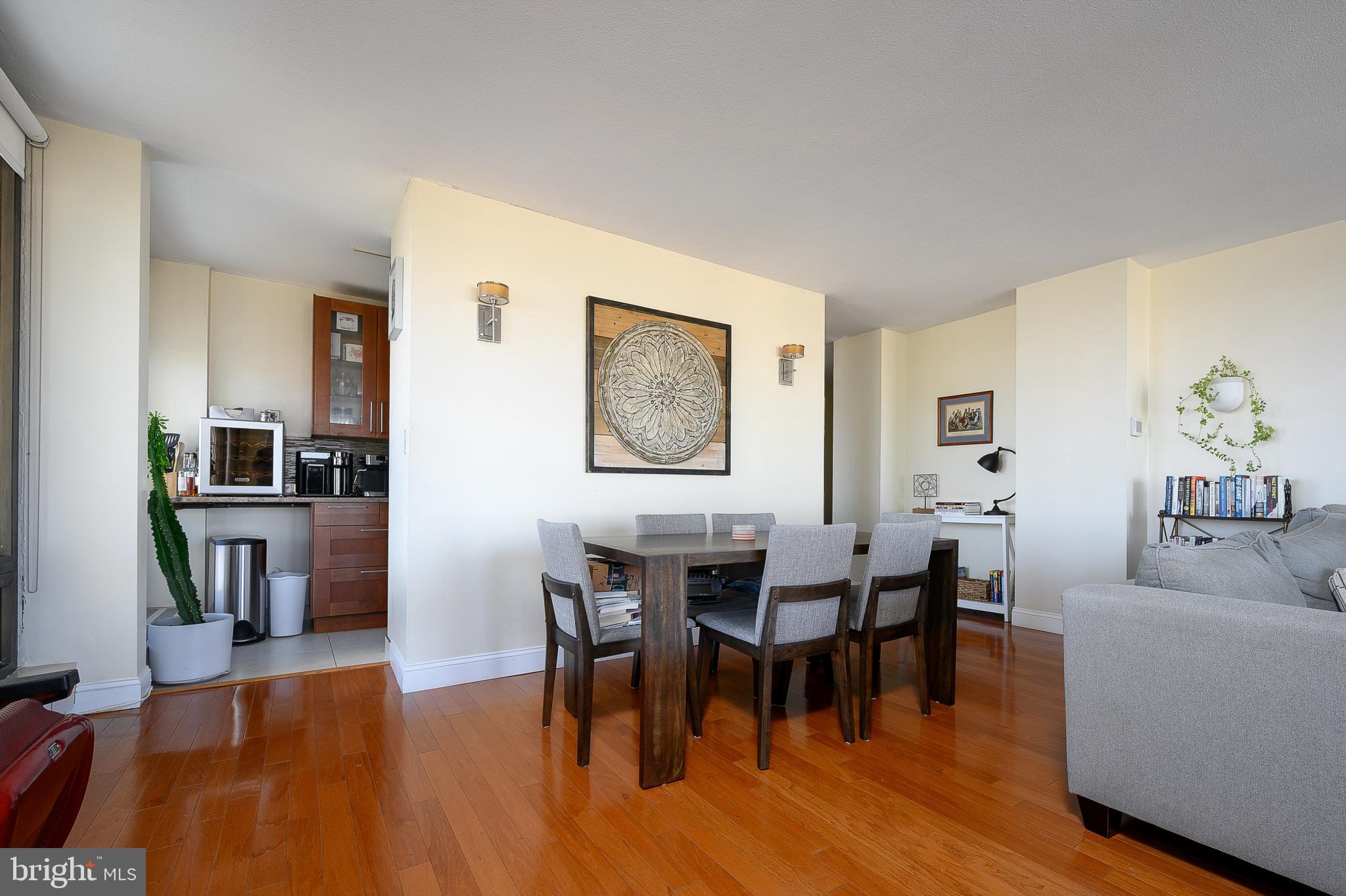 SOCIETY HILL - Residential Lease