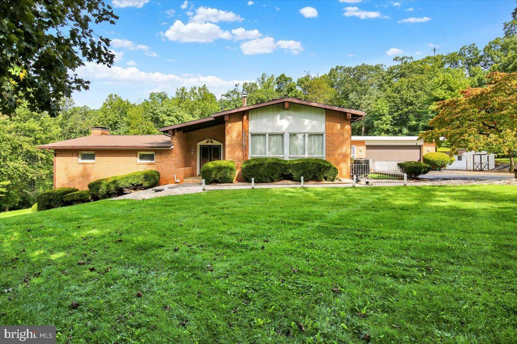 Photo of 185 N Ridge Road, REINHOLDS, PA 17569 (MLS # PALA2096090)