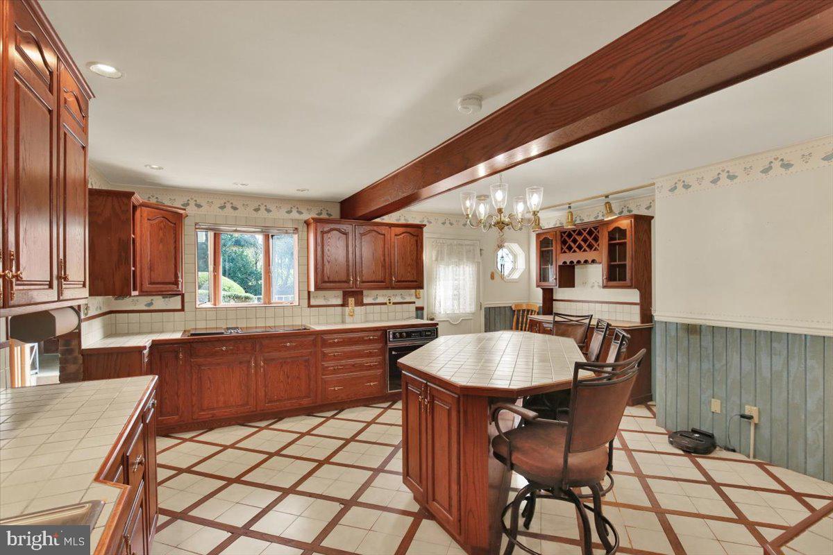 185 N RIDGE ROAD